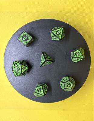 DND FRP 7’li Zar Seti – Yeşil Renkli | Dungeons & Dragons Masaüstü RPG Oyun Zarı Seti - 4