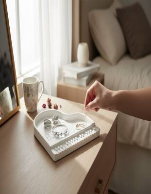 Taş Tozu Piyano Tasarımlı Takı Tepsisi | Dekoratif Takı & Aksesuar Düzenleyici (19×20 cm) - 4